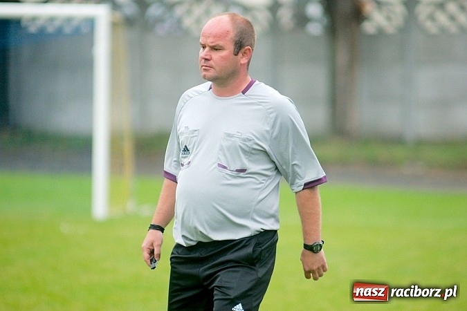 Zdjęcie w galerii na portalu naszraciborz.pl: Tworków Cup 2015: Deszczowy drugi dzień piłkarskich zmagań. Naprzód lepszy od Startu. Puchar pojechał do Rydułtów wiadomości z regionu