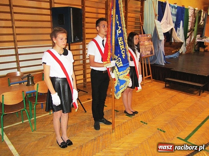 Zdjęcie w galerii na portalu naszraciborz.pl: Uroczyste zakończenie roku szkolnego w Zespole Szk&oacute;ł w Krzanowicach wiadomości z regionu
