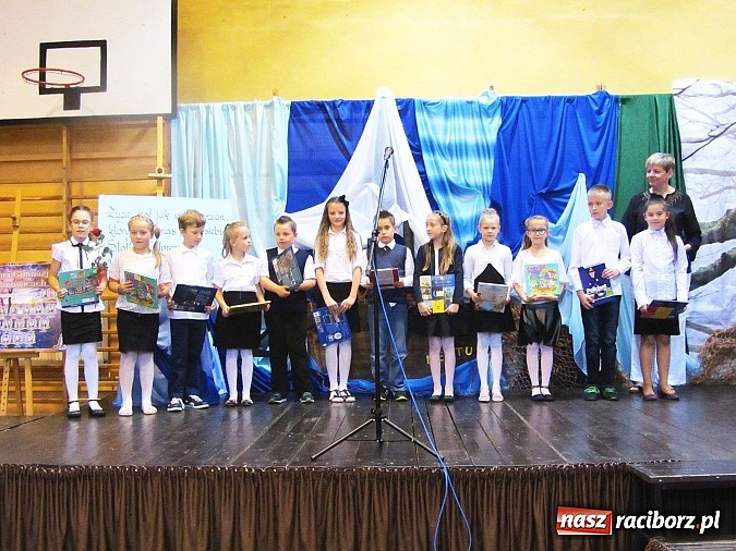 Zdjęcie w galerii na portalu naszraciborz.pl: Uroczyste zakończenie roku szkolnego w Zespole Szk&oacute;ł w Krzanowicach wiadomości z regionu