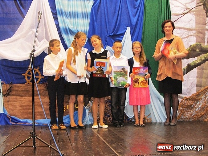 Zdjęcie w galerii na portalu naszraciborz.pl: Uroczyste zakończenie roku szkolnego w Zespole Szk&oacute;ł w Krzanowicach wiadomości z regionu