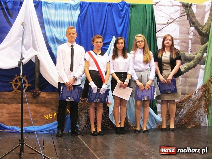 Zdjęcie w galerii na portalu naszraciborz.pl: Uroczyste zakończenie roku szkolnego w Zespole Szk&oacute;ł w Krzanowicach wiadomości z regionu