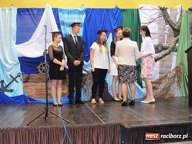 Zdjęcie w galerii na portalu naszraciborz.pl: Uroczyste zakończenie roku szkolnego w Zespole Szk&oacute;ł w Krzanowicach wiadomości z regionu