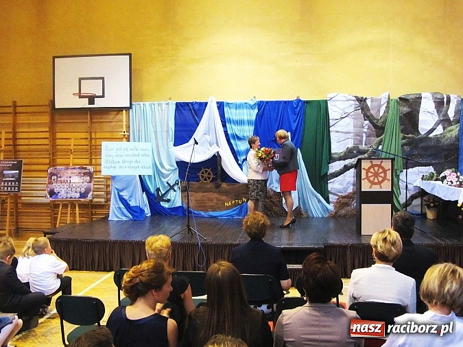 Zdjęcie w galerii na portalu naszraciborz.pl: Uroczyste zakończenie roku szkolnego w Zespole Szk&oacute;ł w Krzanowicach wiadomości z regionu