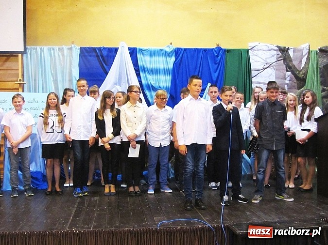 Zdjęcie w galerii na portalu naszraciborz.pl: Uroczyste zakończenie roku szkolnego w Zespole Szk&oacute;ł w Krzanowicach wiadomości z regionu
