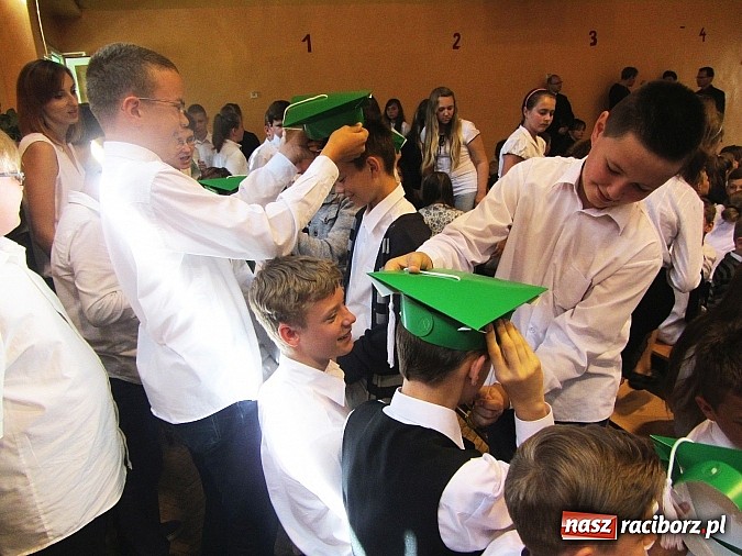 Zdjęcie w galerii na portalu naszraciborz.pl: Uroczyste zakończenie roku szkolnego w Zespole Szk&oacute;ł w Krzanowicach wiadomości z regionu