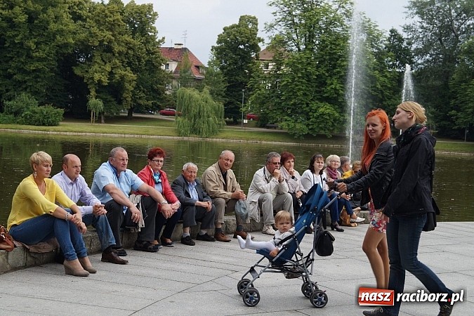 Zdjęcie w galerii na portalu naszraciborz.pl: Perspektywa i Młodzieżowa Orkiestra RCK rozpoczęły cykl koncertów w Parku Roth  wiadomości z regionu