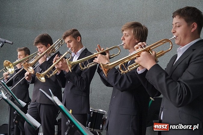 Zdjęcie w galerii na portalu naszraciborz.pl: Perspektywa i Młodzieżowa Orkiestra RCK rozpoczęły cykl koncertów w Parku Roth  wiadomości z regionu