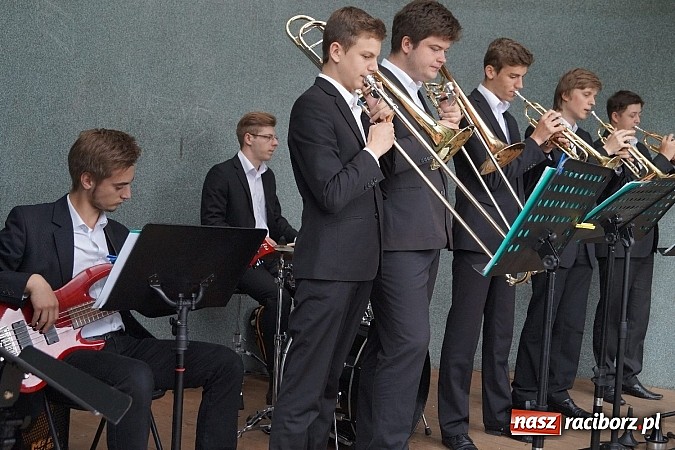 Zdjęcie w galerii na portalu naszraciborz.pl: Perspektywa i Młodzieżowa Orkiestra RCK rozpoczęły cykl koncertów w Parku Roth  wiadomości z regionu