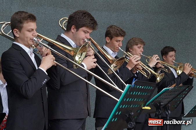 Zdjęcie w galerii na portalu naszraciborz.pl: Perspektywa i Młodzieżowa Orkiestra RCK rozpoczęły cykl koncertów w Parku Roth  wiadomości z regionu