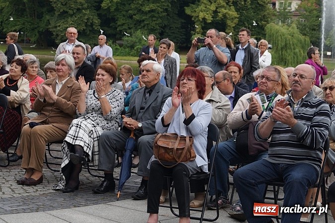 Zdjęcie w galerii na portalu naszraciborz.pl: Perspektywa i Młodzieżowa Orkiestra RCK rozpoczęły cykl koncertów w Parku Roth  wiadomości z regionu