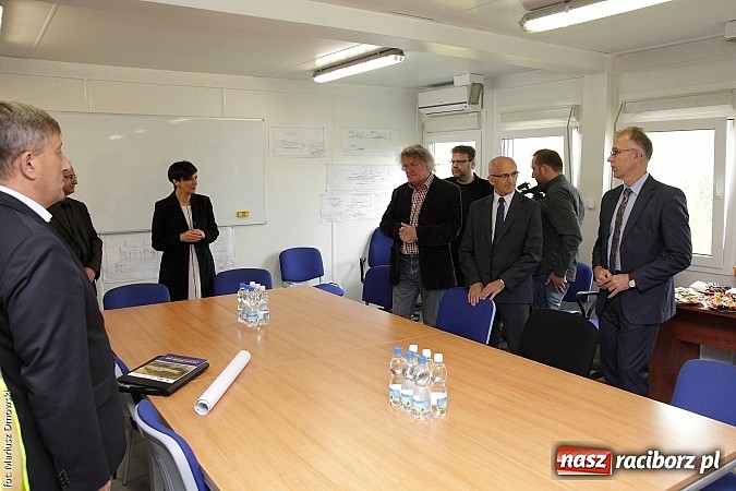 Zdjęcie w galerii na portalu naszraciborz.pl: Zbiornik Racibórz. W 2018 roku przecięcie wstęgi wiadomości z regionu