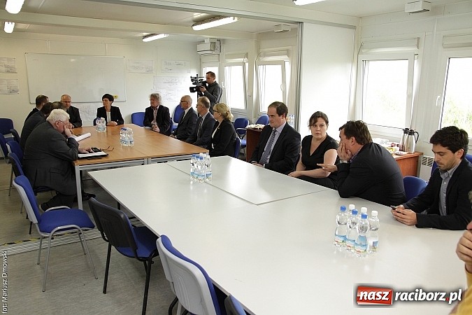 Zdjęcie w galerii na portalu naszraciborz.pl: Zbiornik Racibórz. W 2018 roku przecięcie wstęgi wiadomości z regionu