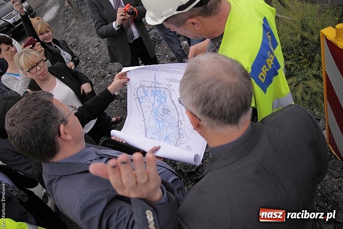 Zdjęcie w galerii na portalu naszraciborz.pl: Zbiornik Racibórz. W 2018 roku przecięcie wstęgi wiadomości z regionu