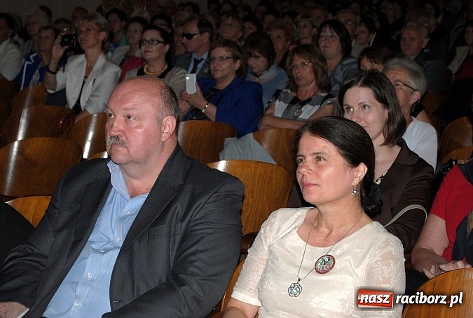 Zdjęcie w galerii na portalu naszraciborz.pl: Wzruszenia i wspomnienia na Zjeździe Absolwentów kietrzańskiego Liceum  wiadomości z regionu