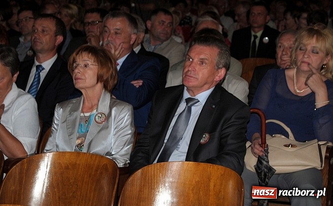 Zdjęcie w galerii na portalu naszraciborz.pl: Wzruszenia i wspomnienia na Zjeździe Absolwentów kietrzańskiego Liceum  wiadomości z regionu