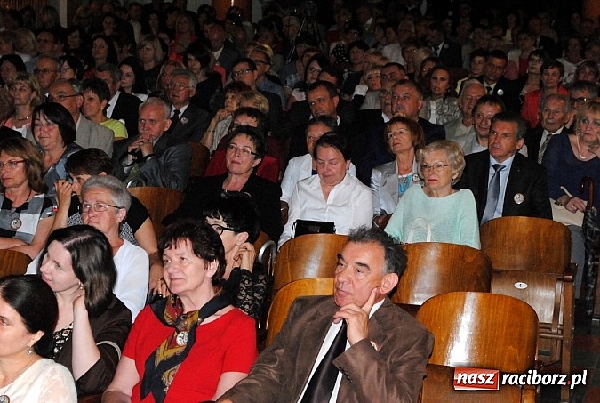 Zdjęcie w galerii na portalu naszraciborz.pl: Wzruszenia i wspomnienia na Zjeździe Absolwentów kietrzańskiego Liceum  wiadomości z regionu