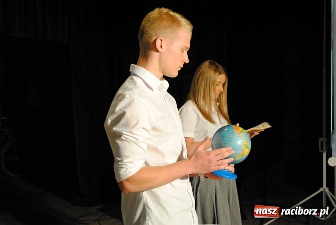 Zdjęcie w galerii na portalu naszraciborz.pl: Wzruszenia i wspomnienia na Zjeździe Absolwentów kietrzańskiego Liceum  wiadomości z regionu