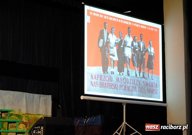 Zdjęcie w galerii na portalu naszraciborz.pl: Wzruszenia i wspomnienia na Zjeździe Absolwentów kietrzańskiego Liceum  wiadomości z regionu