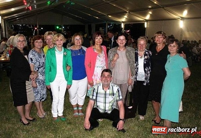 Zdjęcie w galerii na portalu naszraciborz.pl: Wzruszenia i wspomnienia na Zjeździe Absolwentów kietrzańskiego Liceum  wiadomości z regionu