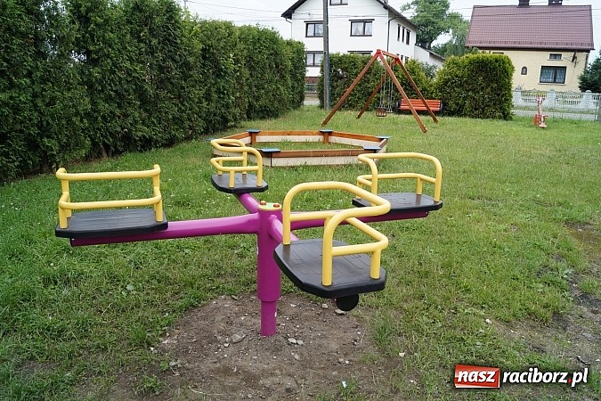 Zdjęcie w galerii na portalu naszraciborz.pl: W gminie Nędza doposażają place zabaw  wiadomości z regionu
