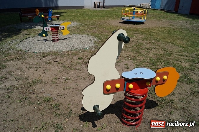 Zdjęcie w galerii na portalu naszraciborz.pl: W gminie Nędza doposażają place zabaw  wiadomości z regionu