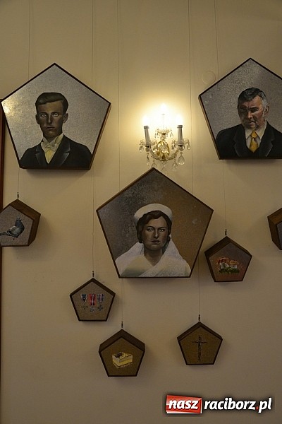 Zdjęcie w galerii na portalu naszraciborz.pl: Studenci Instytutu Sztuki bronili się na Zamku Piastowskim  wiadomości z regionu