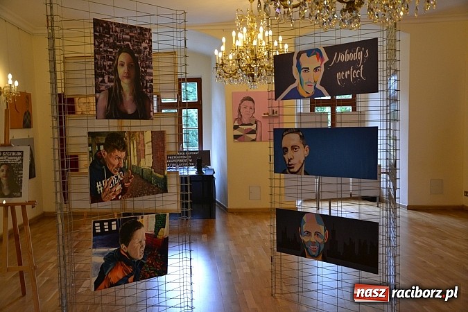 Zdjęcie w galerii na portalu naszraciborz.pl: Studenci Instytutu Sztuki bronili się na Zamku Piastowskim  wiadomości z regionu