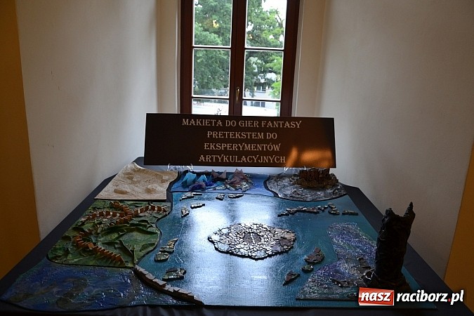 Zdjęcie w galerii na portalu naszraciborz.pl: Studenci Instytutu Sztuki bronili się na Zamku Piastowskim  wiadomości z regionu