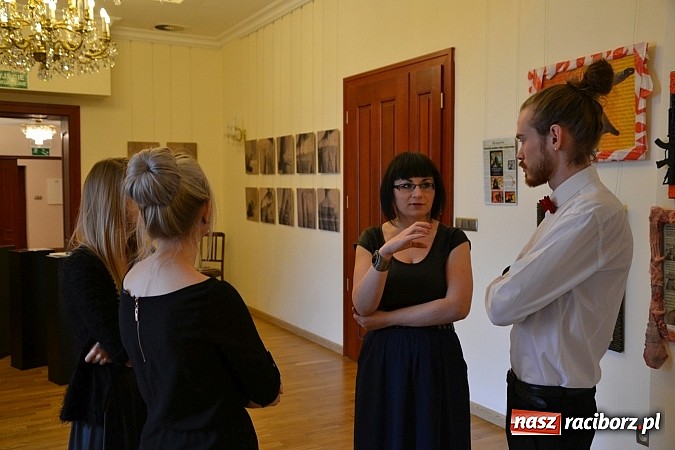 Zdjęcie w galerii na portalu naszraciborz.pl: Studenci Instytutu Sztuki bronili się na Zamku Piastowskim  wiadomości z regionu