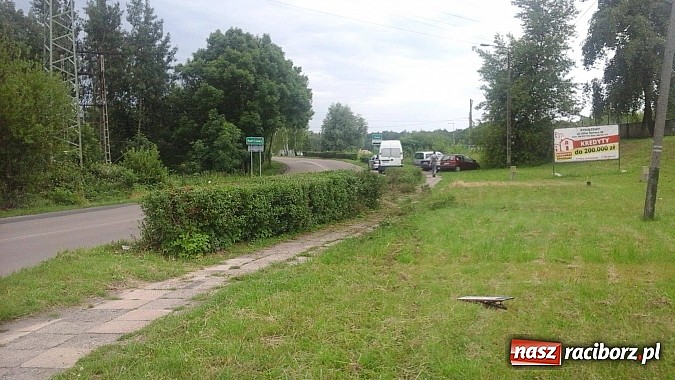 Zdjęcie w galerii na portalu naszraciborz.pl: 36-latek z Rydułtów miał 2,8 promila. Zakończył podróż na ogrodzeniu posesji wiadomości z regionu