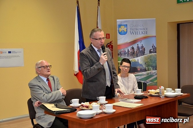 Zdjęcie w galerii na portalu naszraciborz.pl: Powstała monografia Pietrowic Wielkich w języku polskim i czeskim wiadomości z regionu