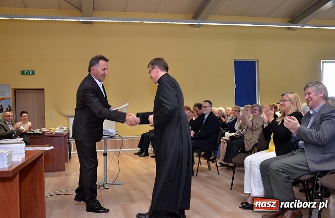 Zdjęcie w galerii na portalu naszraciborz.pl: Powstała monografia Pietrowic Wielkich w języku polskim i czeskim wiadomości z regionu