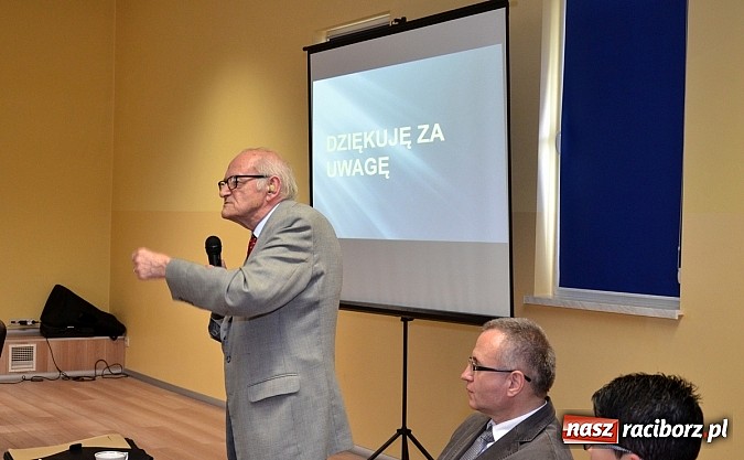 Zdjęcie w galerii na portalu naszraciborz.pl: Powstała monografia Pietrowic Wielkich w języku polskim i czeskim wiadomości z regionu