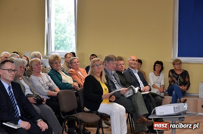 Zdjęcie w galerii na portalu naszraciborz.pl: Powstała monografia Pietrowic Wielkich w języku polskim i czeskim wiadomości z regionu