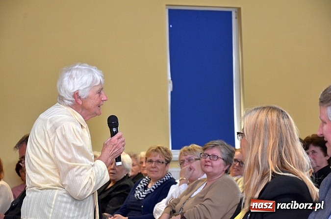 Zdjęcie w galerii na portalu naszraciborz.pl: Powstała monografia Pietrowic Wielkich w języku polskim i czeskim wiadomości z regionu