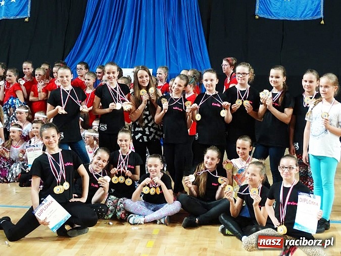 Zdjęcie w galerii na portalu naszraciborz.pl: Dobra passa mażoretek Tęcza trwa wiadomości z regionu