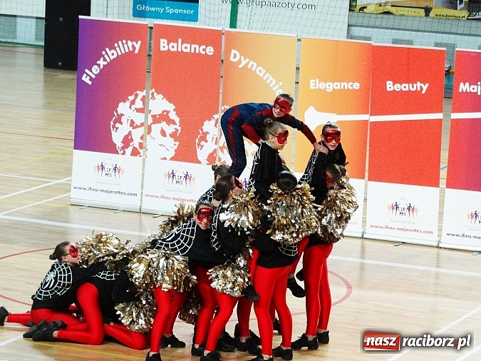 Zdjęcie w galerii na portalu naszraciborz.pl: Dobra passa mażoretek Tęcza trwa wiadomości z regionu