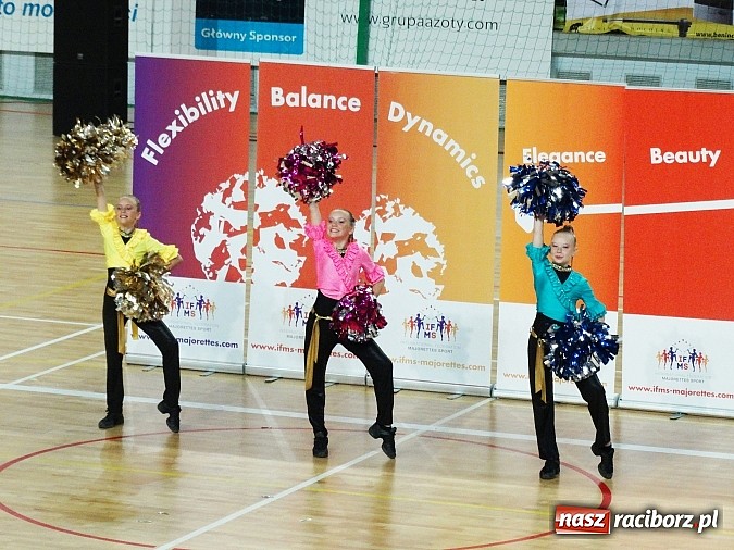 Zdjęcie w galerii na portalu naszraciborz.pl: Dobra passa mażoretek Tęcza trwa wiadomości z regionu