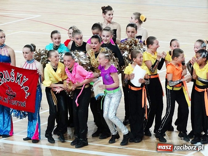 Zdjęcie w galerii na portalu naszraciborz.pl: Dobra passa mażoretek Tęcza trwa wiadomości z regionu