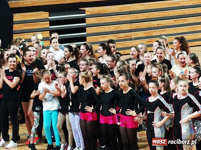 Zdjęcie w galerii na portalu naszraciborz.pl: Dobra passa mażoretek Tęcza trwa wiadomości z regionu