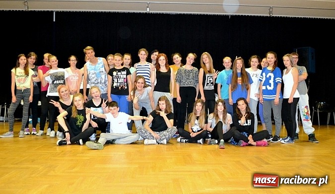 Zdjęcie w galerii na portalu naszraciborz.pl: Taniec w RCK sposobem na spędzenie wakacji  wiadomości z regionu
