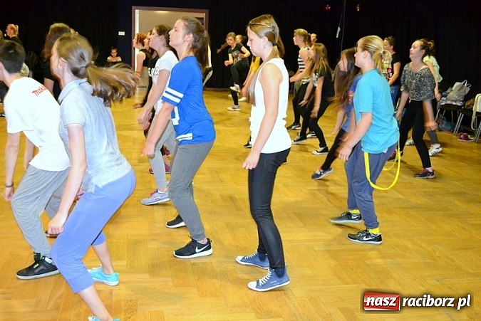 Zdjęcie w galerii na portalu naszraciborz.pl: Taniec w RCK sposobem na spędzenie wakacji  wiadomości z regionu