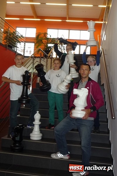 Zdjęcie w galerii na portalu naszraciborz.pl: Pierwsze koty za płoty – tworkowscy szachiści na maratonie szachowym  wiadomości z regionu