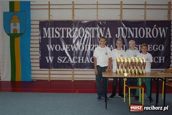 Zdjęcie w galerii na portalu naszraciborz.pl: Pierwsze koty za płoty – tworkowscy szachiści na maratonie szachowym  wiadomości z regionu