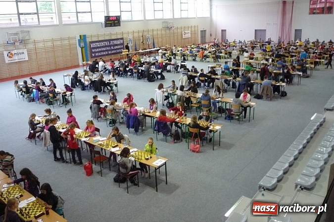 Zdjęcie w galerii na portalu naszraciborz.pl: Pierwsze koty za płoty – tworkowscy szachiści na maratonie szachowym  wiadomości z regionu