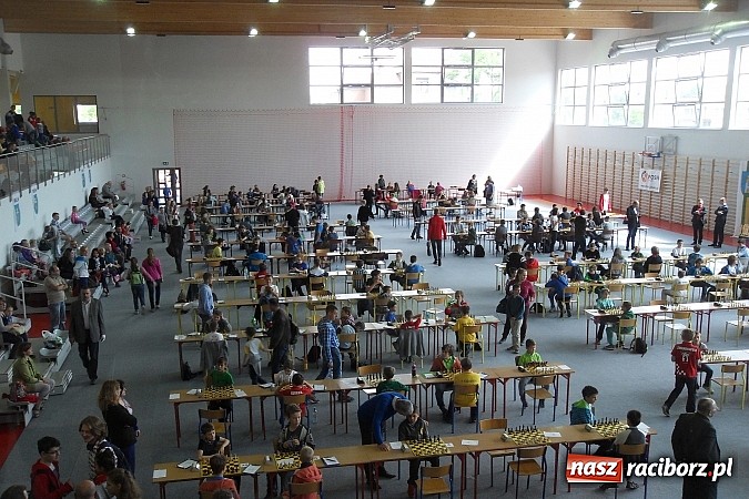 Zdjęcie w galerii na portalu naszraciborz.pl: Pierwsze koty za płoty – tworkowscy szachiści na maratonie szachowym  wiadomości z regionu