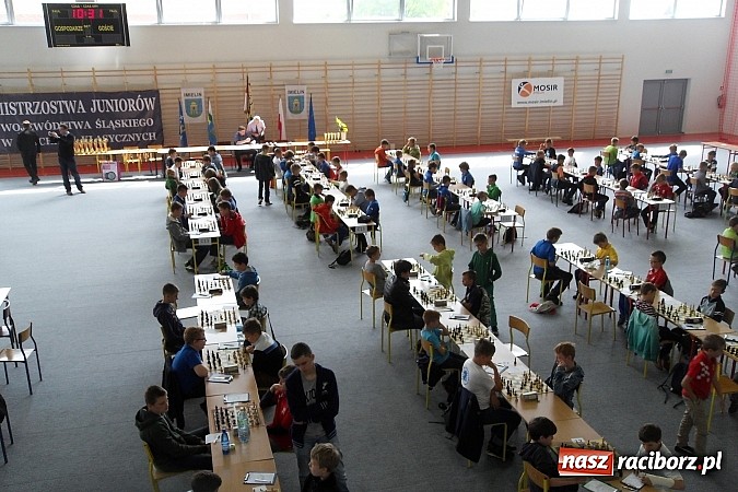 Zdjęcie w galerii na portalu naszraciborz.pl: Pierwsze koty za płoty – tworkowscy szachiści na maratonie szachowym  wiadomości z regionu