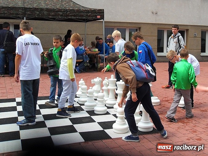 Zdjęcie w galerii na portalu naszraciborz.pl: Pierwsze koty za płoty – tworkowscy szachiści na maratonie szachowym  wiadomości z regionu