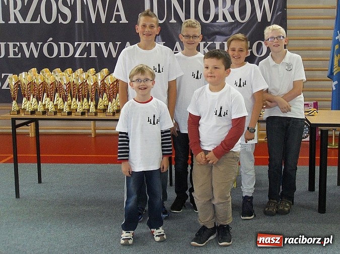 Zdjęcie w galerii na portalu naszraciborz.pl: Pierwsze koty za płoty – tworkowscy szachiści na maratonie szachowym  wiadomości z regionu