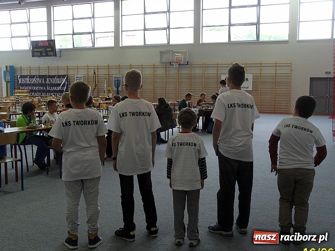 Zdjęcie w galerii na portalu naszraciborz.pl: Pierwsze koty za płoty – tworkowscy szachiści na maratonie szachowym  wiadomości z regionu